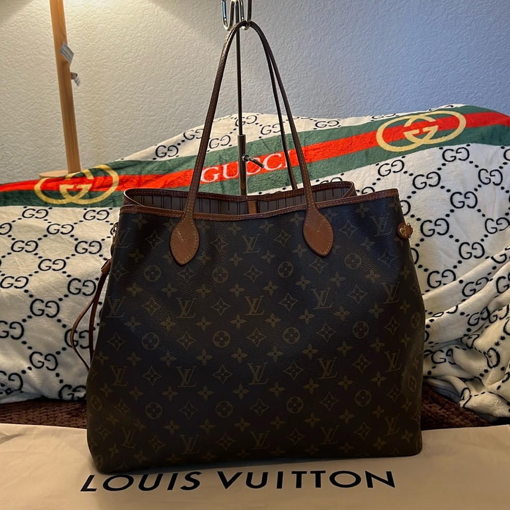 Louis Vuitton Brown Monogram Neverfull Tote with Tan Trim